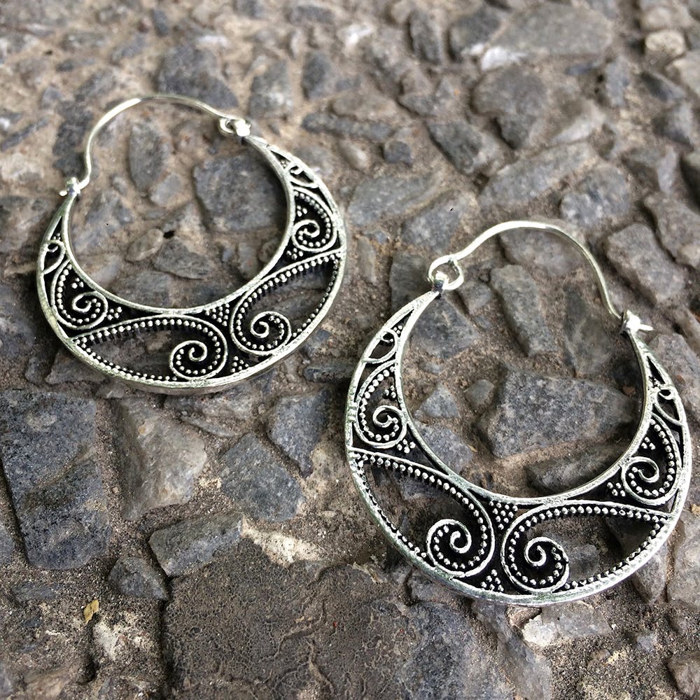 AVNI by GIVA 925 Oxidised Silver Filigree Earrings | Valentines Gift for  Girlfriend, Gifts for Women and Girls | With Certificate of Authenticity  and 925 Stamp | 6 Month Warranty* : Amazon.in: Jewellery