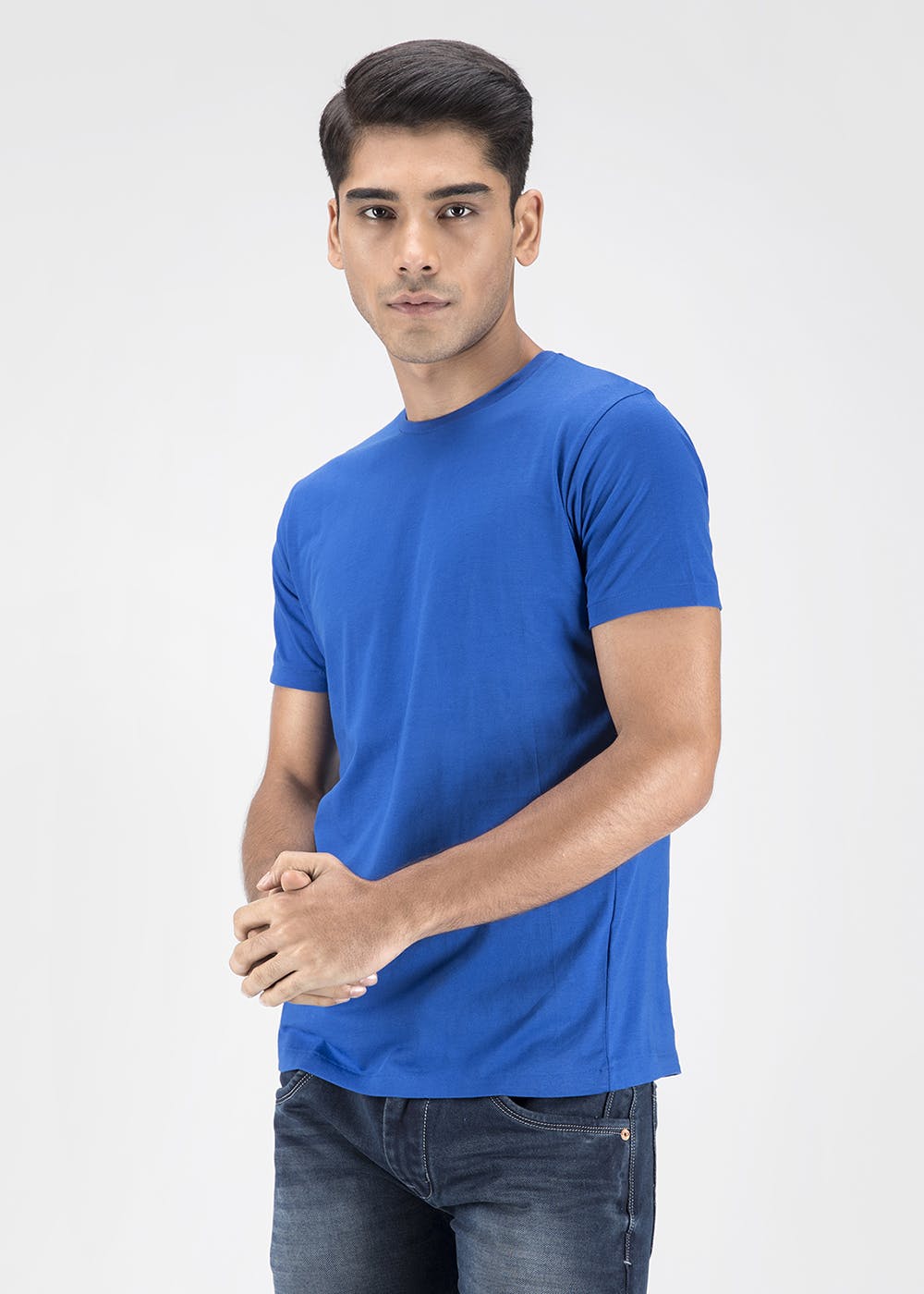Get Solid Round Neck Slim Fit Basic T-Shirt at ₹ 449 | LBB Shop