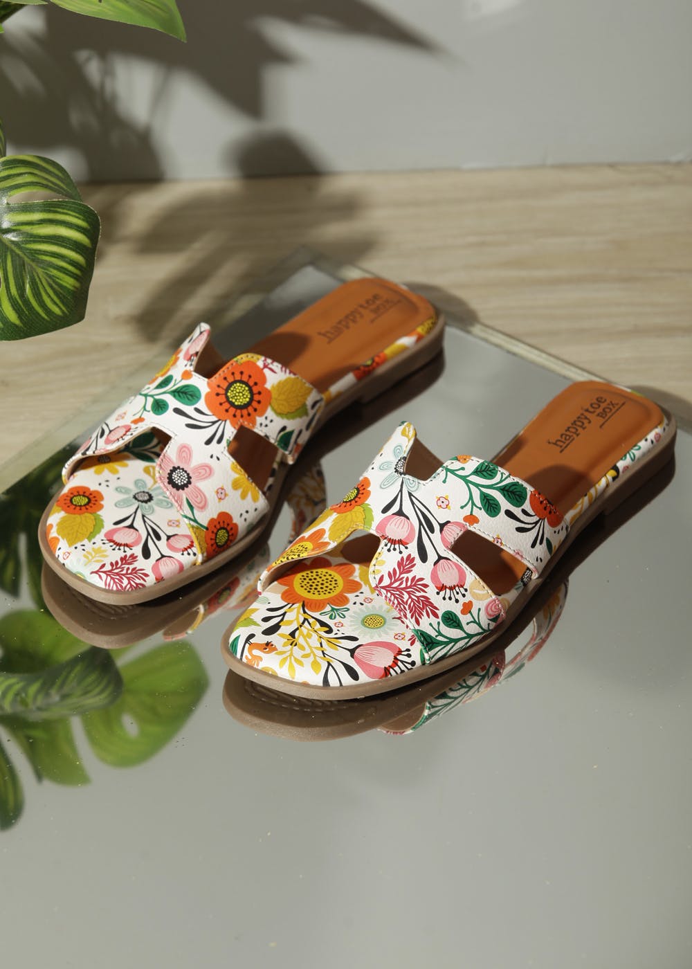 Get Multicolor Botanical Floral Printed H-Strap Slides at ₹ 999 | LBB Shop