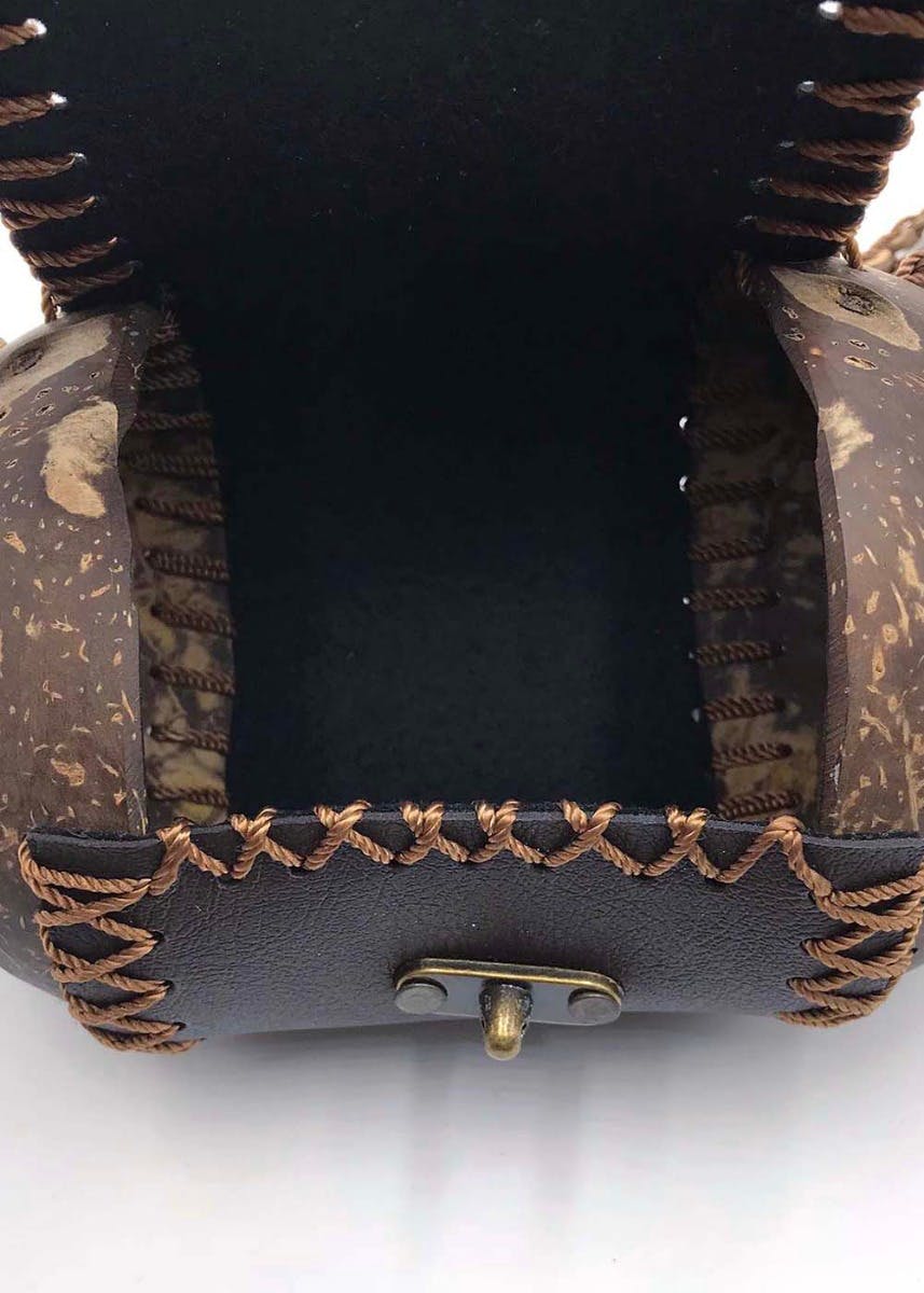 Buy Coconut Shell Handbag | Hand-bag upcycled from coconut shells – Atrangi  Gifting