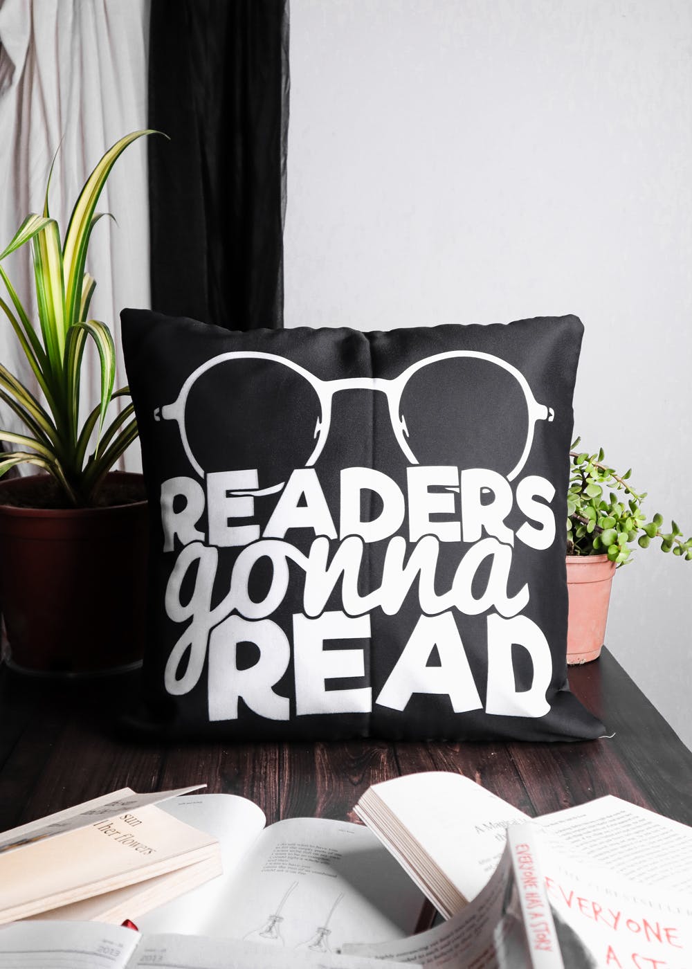 Readers Gonna Read Graphic Cushion Cover