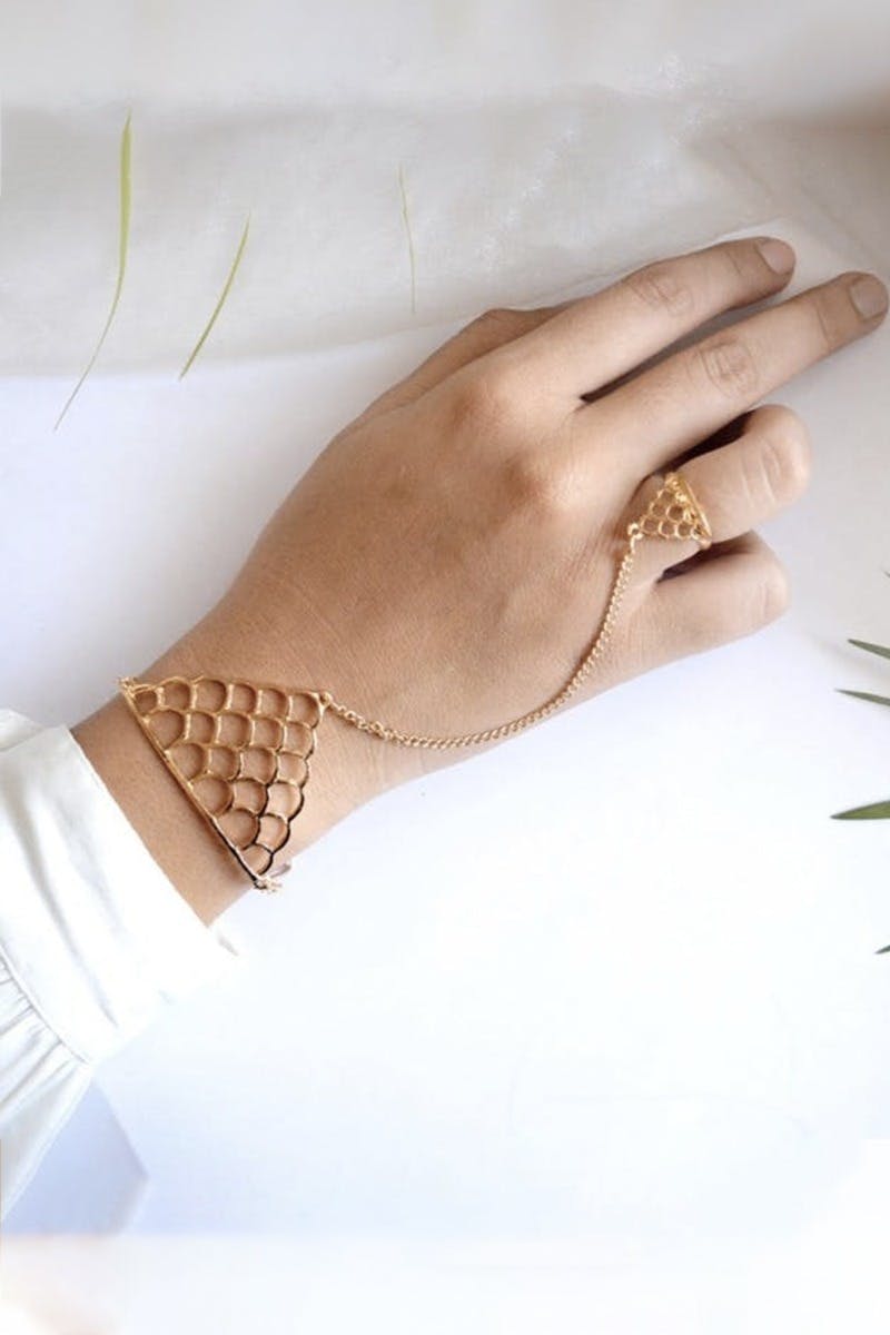 Get Fishscale Triangular Hand Harness at ₹ 349 | LBB Shop