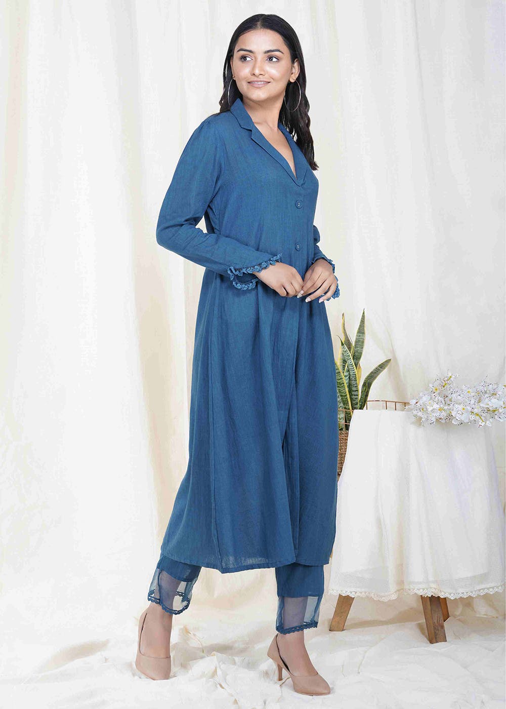Women's Fashionable Rayon Kurta with Pocket Handcrafted with Lucknowi  Chikankari Embroidery
