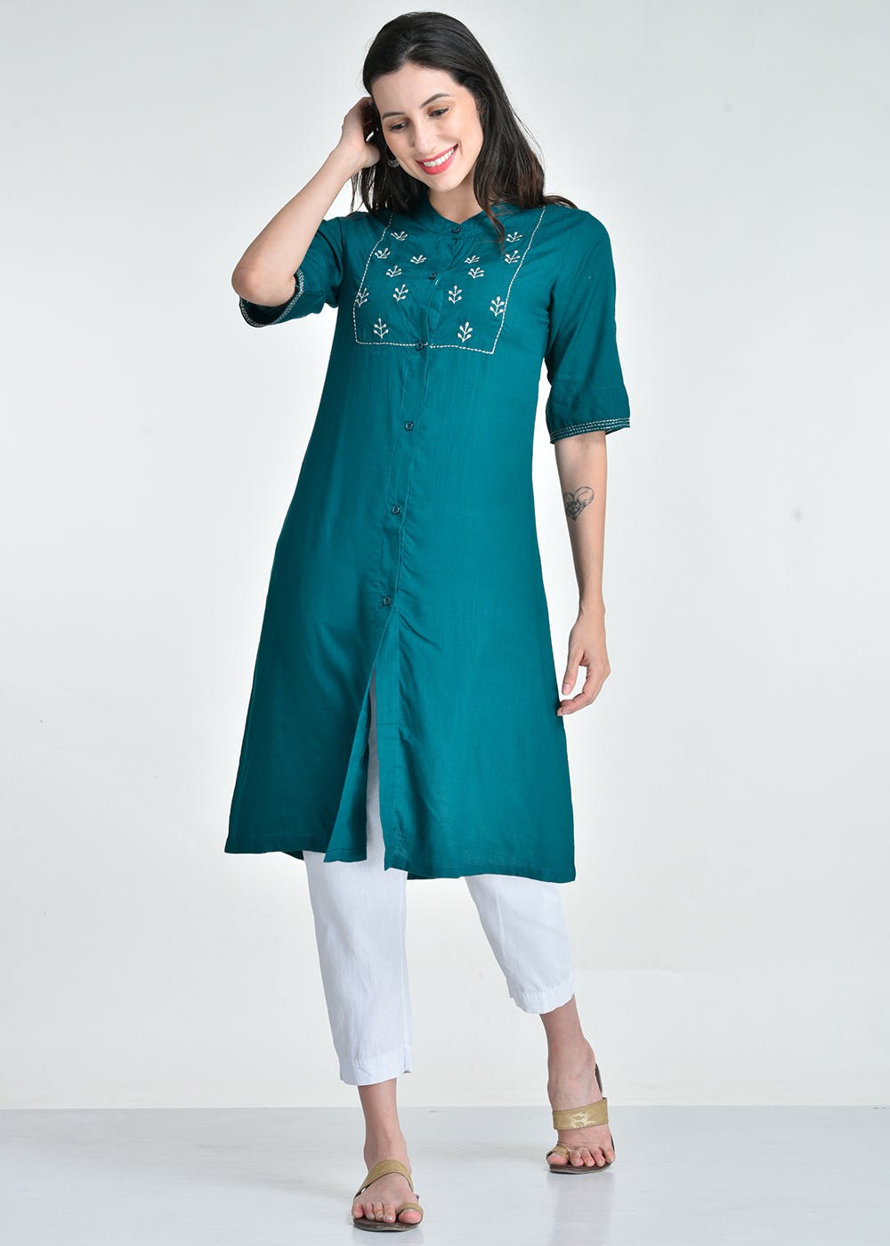 Get Embroidered Patch Button Up Kurta at ₹ 950 | LBB Shop