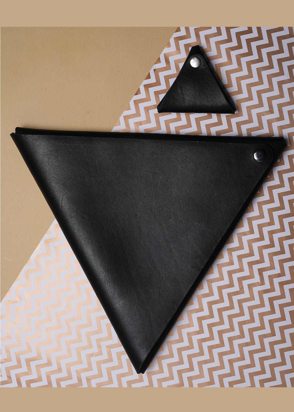 Saffiano triangular coin purse | MANGO