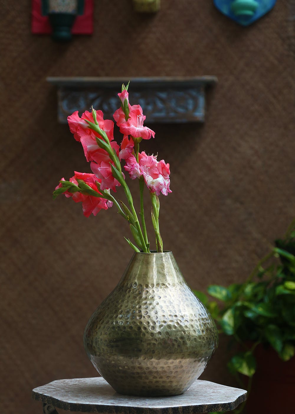 Get Antique Gold Vase With Hammering Details at ₹ 2200 LBB Shop