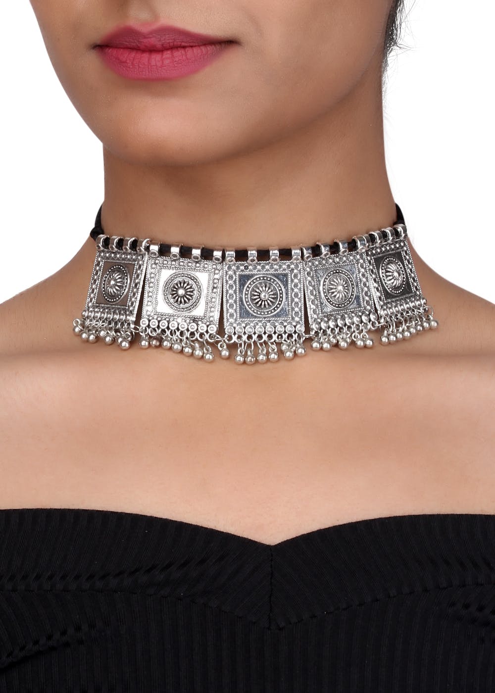 Get Sunflower Embossed Ethnic Choker at 