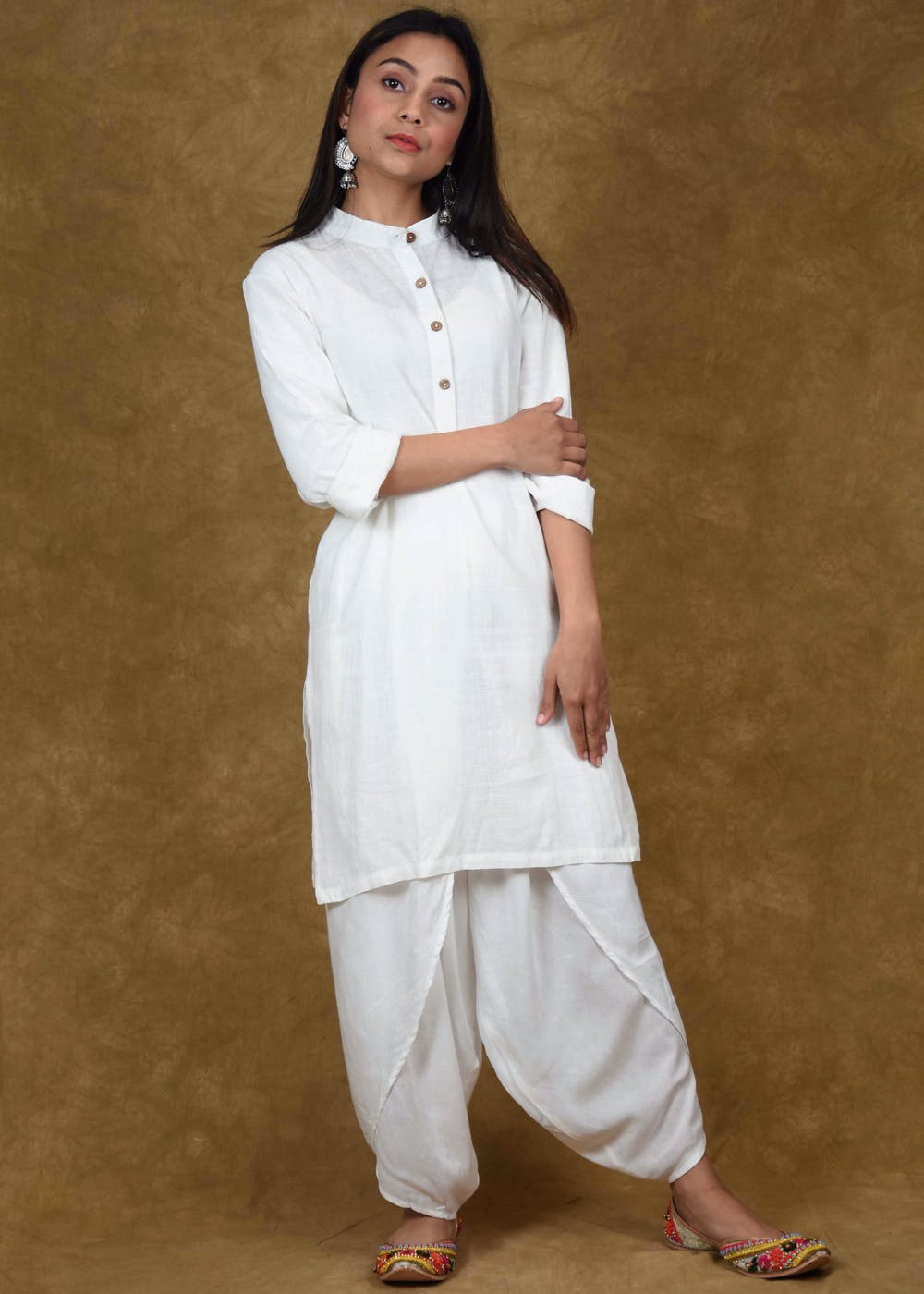 Buy shrish Women's White Colour Collar Neck Kurti & Striped Design Pant  Set-[SL- WH- CNFB- KPA-S] at Amazon.in
