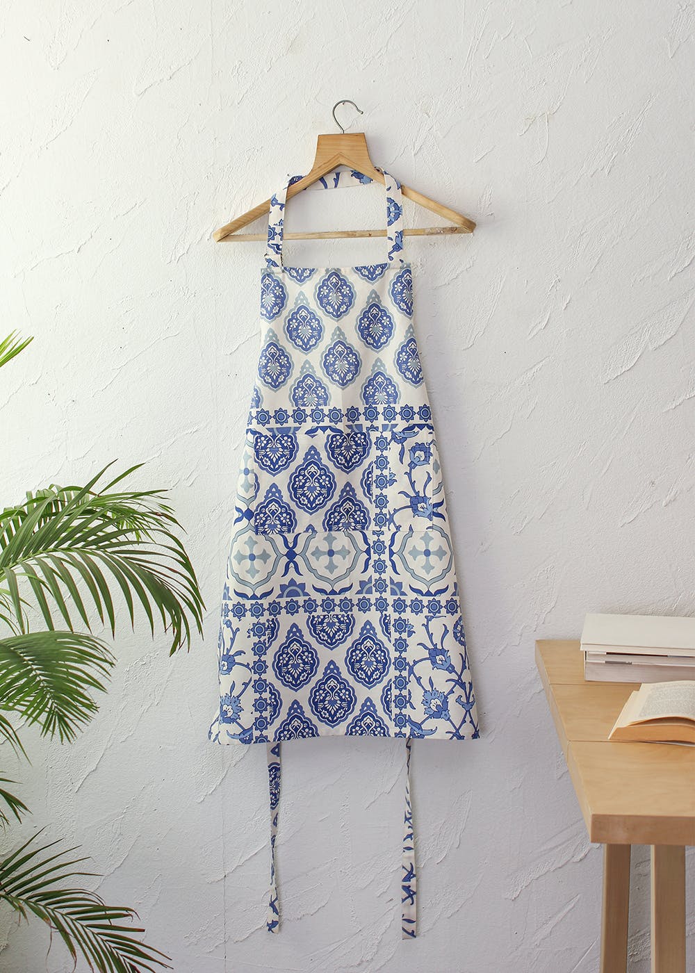 Get Utmansh Apron White/Blue at ₹ 549 LBB Shop