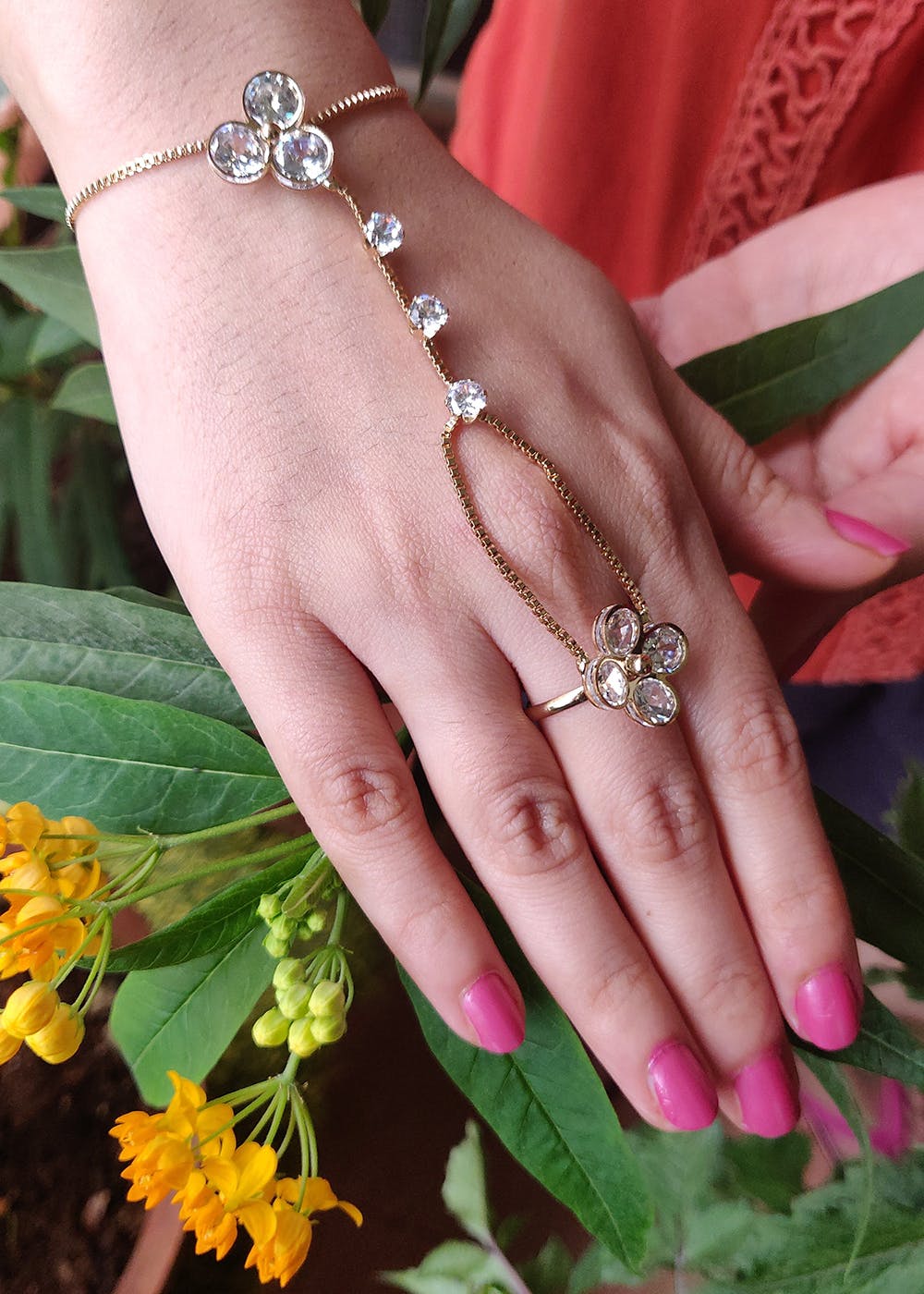 Get Contemoraty Clear Stone Flower Finger Bracelet at ₹ 799 | LBB Shop