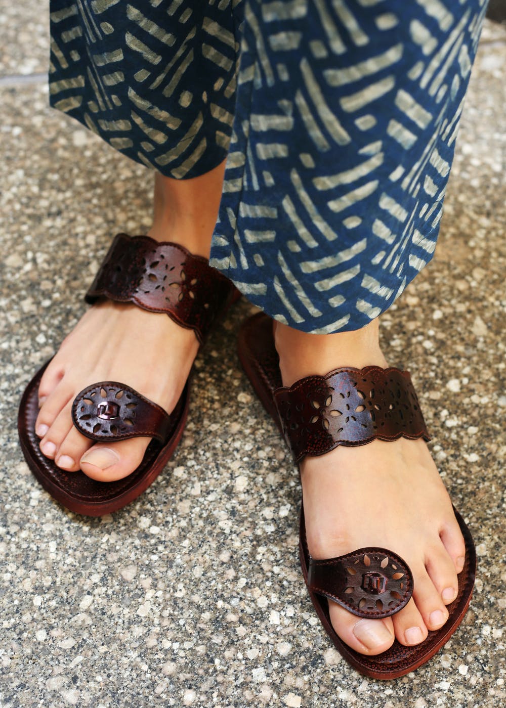 one toe flat sandals