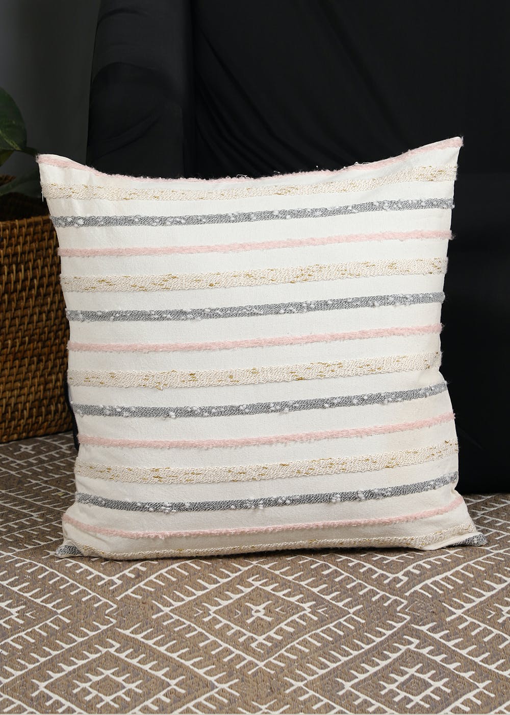 Rectangle,Textile,Wood,Flooring,Font,Comfort,Linens,Tablecloth,Hardwood,Pattern