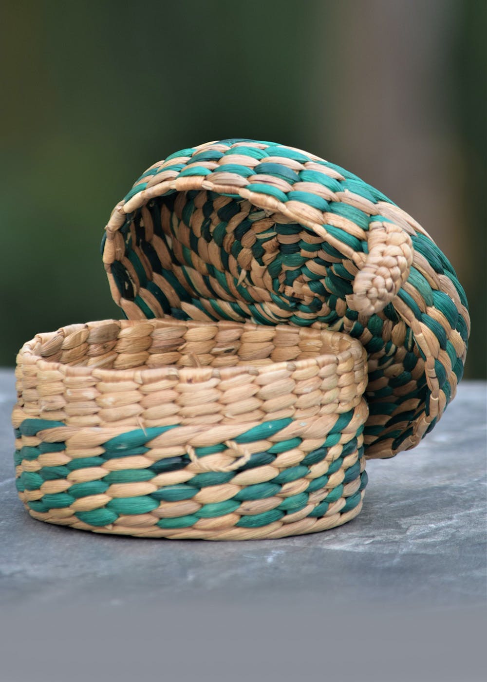 Get Round Water Green Hyacinth Basket with Lid - Small at ₹ 349 | LBB Shop