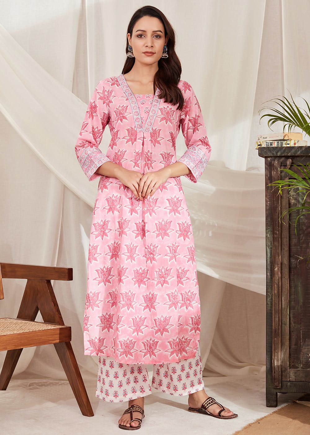 Stylish Plain cotton Pink kurti at Rs.300/Piece in delhi offer by Baani  Apparels