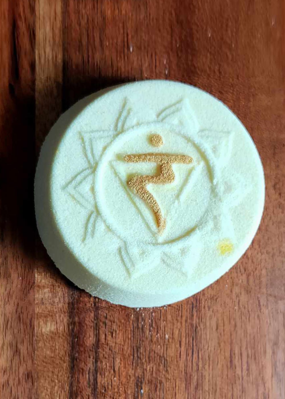 Get Manipuraka Chakra Bath Bomb 100gm at ₹ 199 LBB Shop