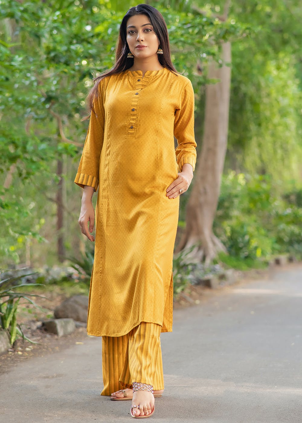 Women'S Print & Embroidered Straight Cotton Yellow Stitched Kurta at Rs 979  | Women Kurti, Kurti, Ladies kurti wholesaler, Ladies kurti manufacturer,  महिलाओं की कुर्ती - NOZ2TOZ, New Delhi | ID: 2850640304455