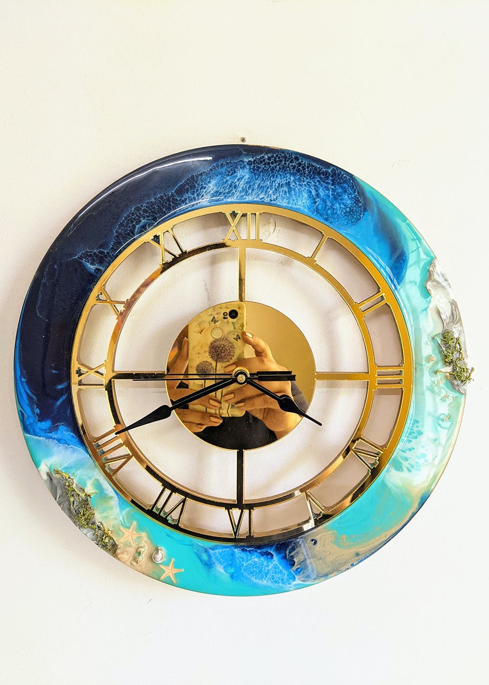 Get Oceania Circular Resin Clock at ₹ 2950 LBB Shop