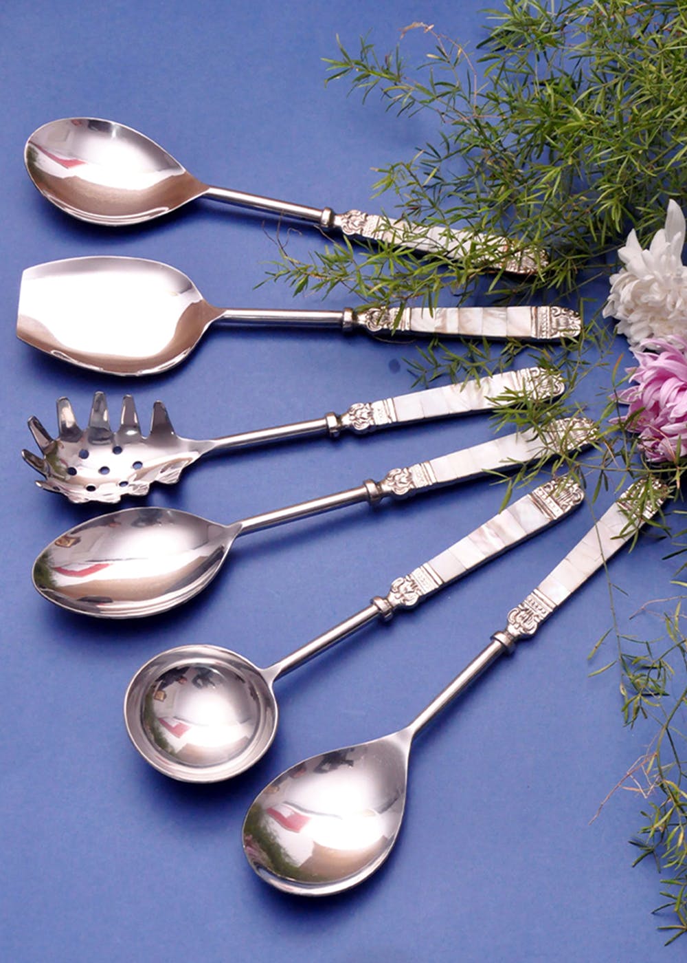 Get Classic Mother Of Pearl Serving Spoon Set at ₹ 4250 | LBB Shop