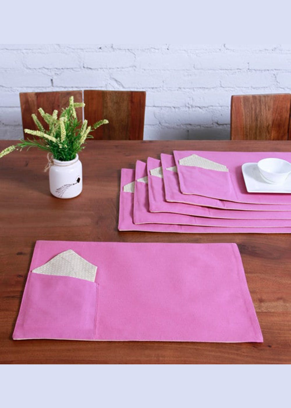 Get Bi Color Bordeaux and Sand Placemats & Napkins at ₹ 1499 | LBB Shop