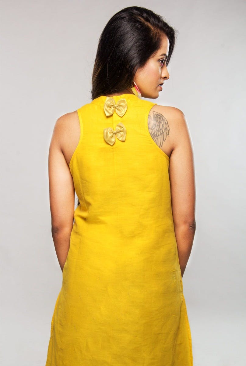 Label Aditi Hundia Anaya Halter Neck Kurta with Palazzo (Set of 2) – Nykaa  Fashion