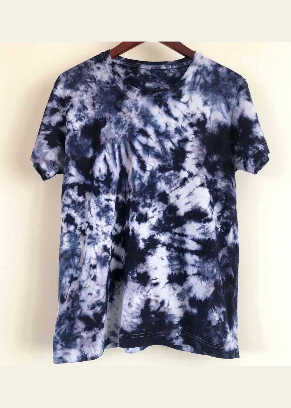 Get Dark Blue Scrunch Tie-Dye T-Shirt at ₹ 420 | LBB Shop