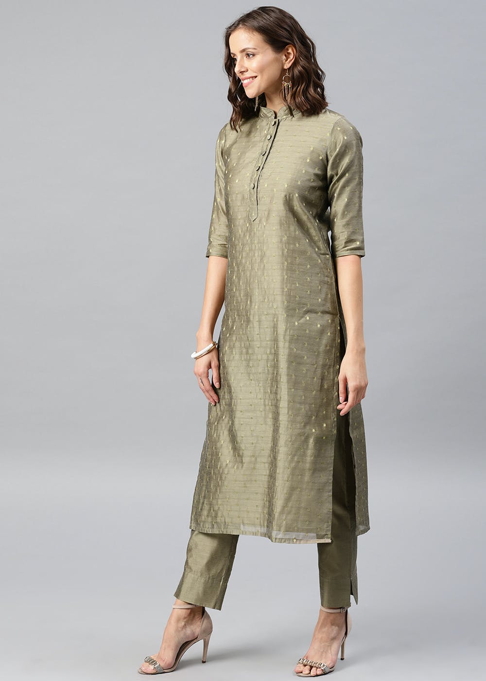 Get Printed Mandarin Collared Straight Kurta at ₹ 1999 LBB Shop