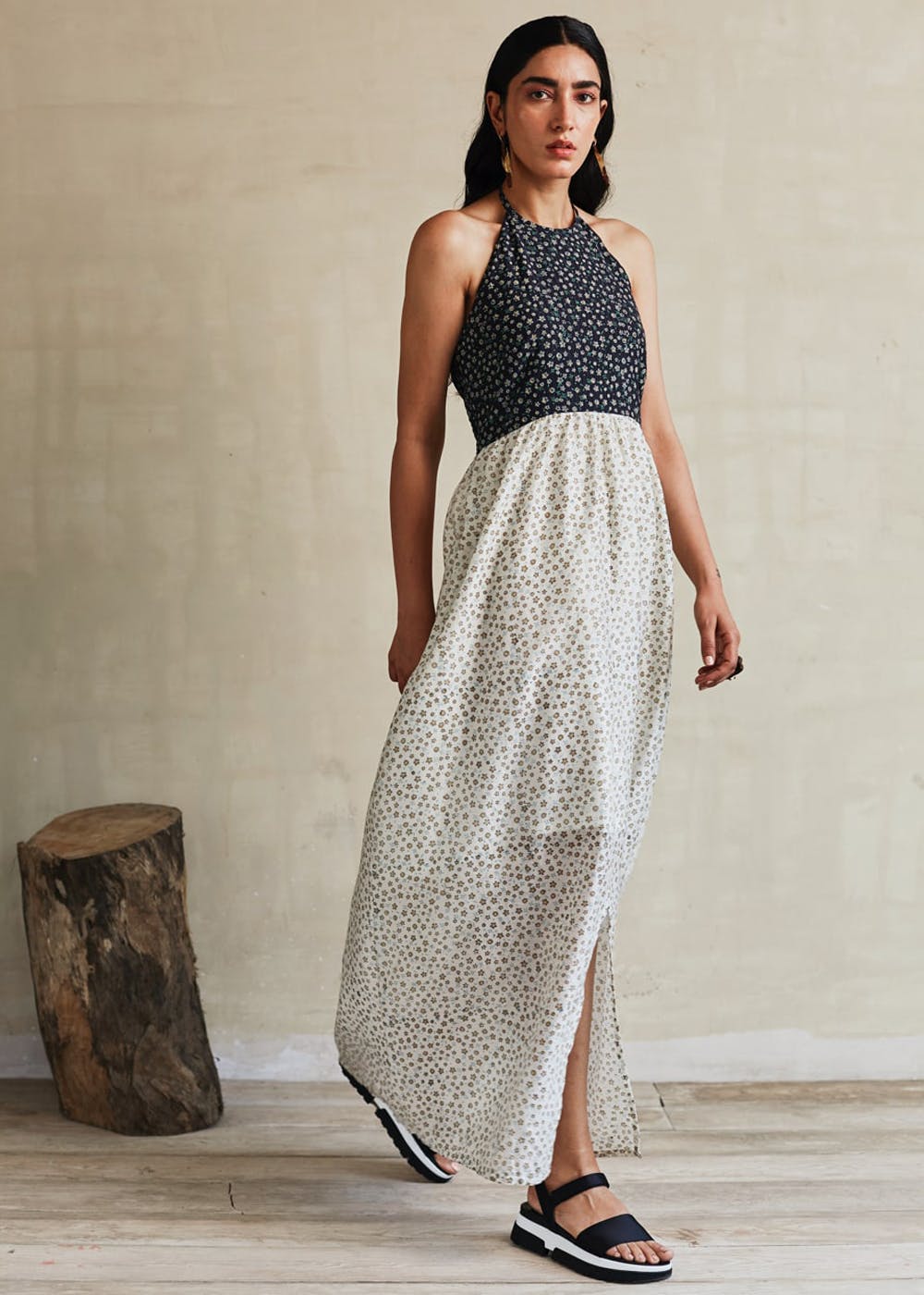 Get Delicate Floral Printed White & Navy Scrunch Waist Dress at ₹ 4300 ...