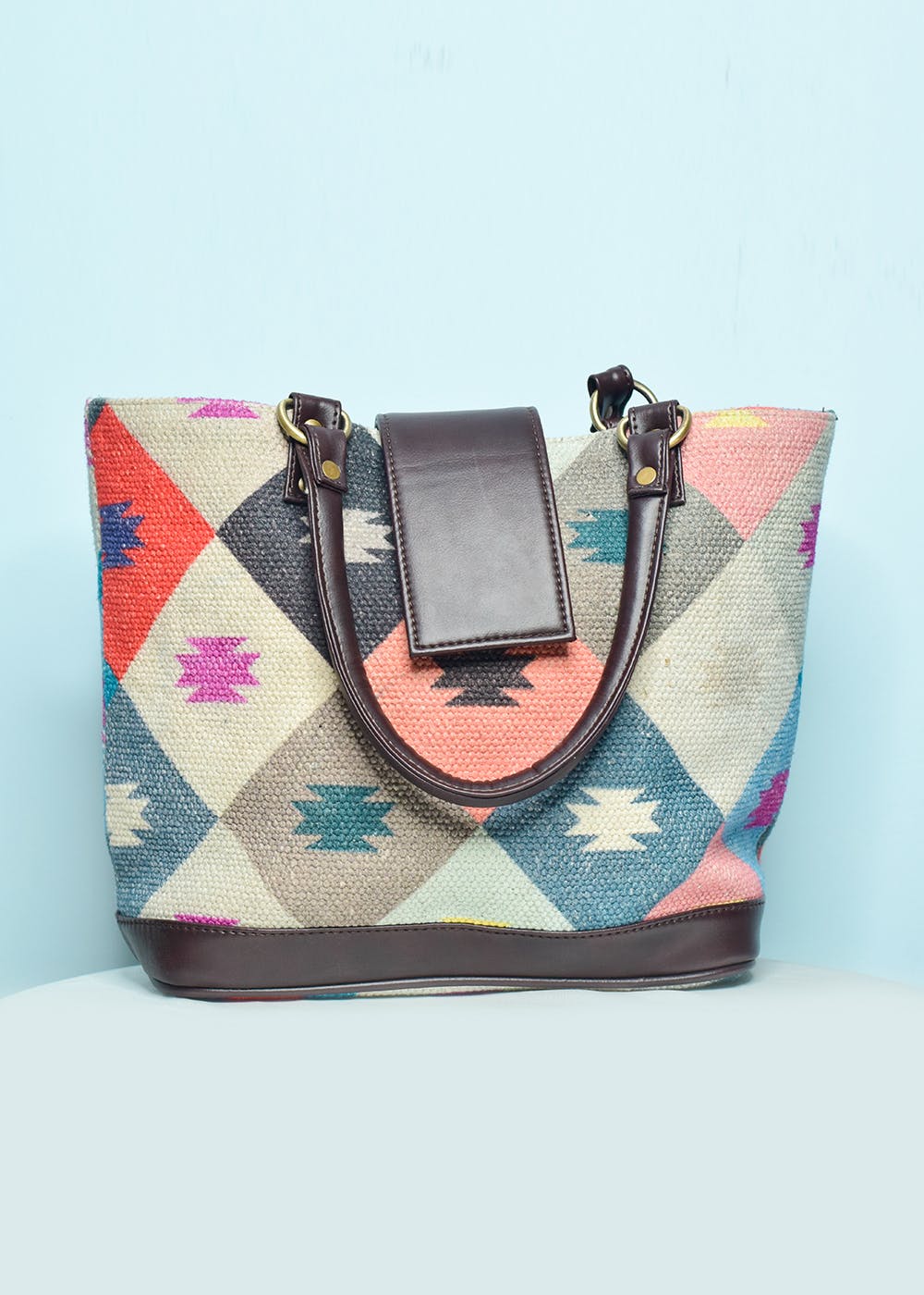 Get Multicolored Geometric Pattern Handbag at ₹ 1499 LBB Shop