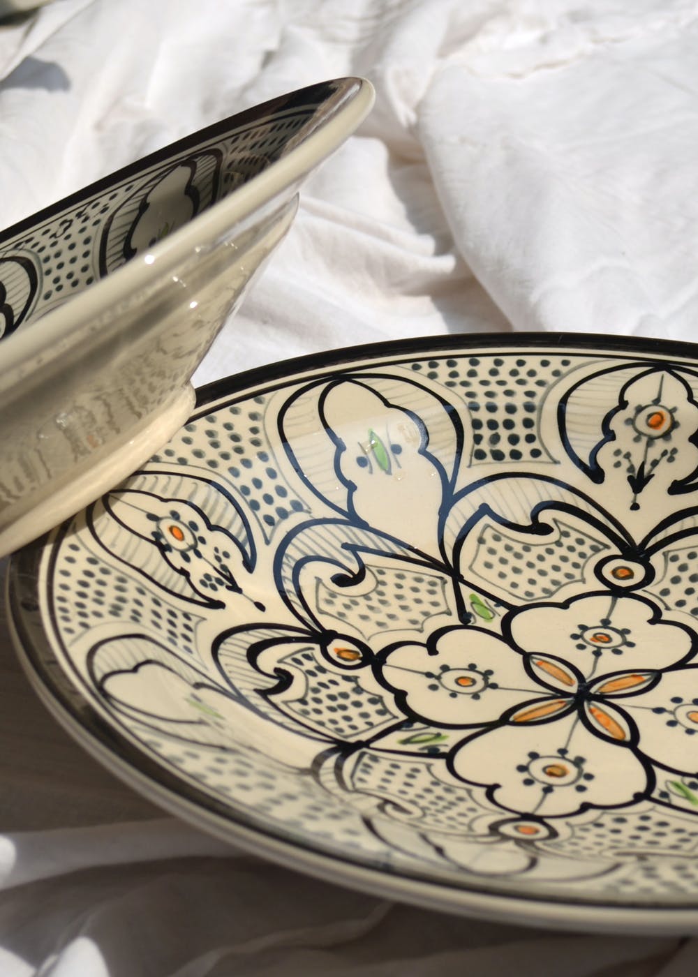 Get Abstract Print Deep Dish Salad Bowl at ₹ 799 LBB Shop