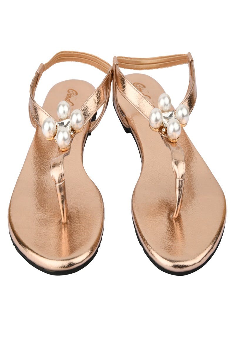 Footwear,Sandal,Beige,Shoe,Tan,Strap,Flip-flops,Fashion accessory,Metal