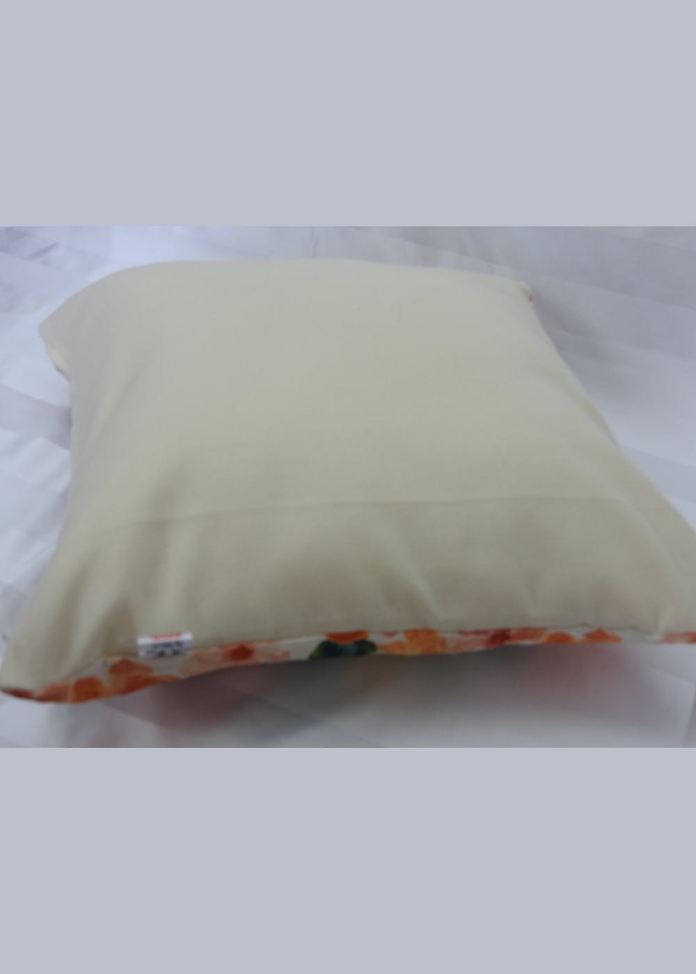 Sleeve,Pillow,Rectangle,Comfort,Hood,Linens,Plastic,Wood,Bedding,Paper