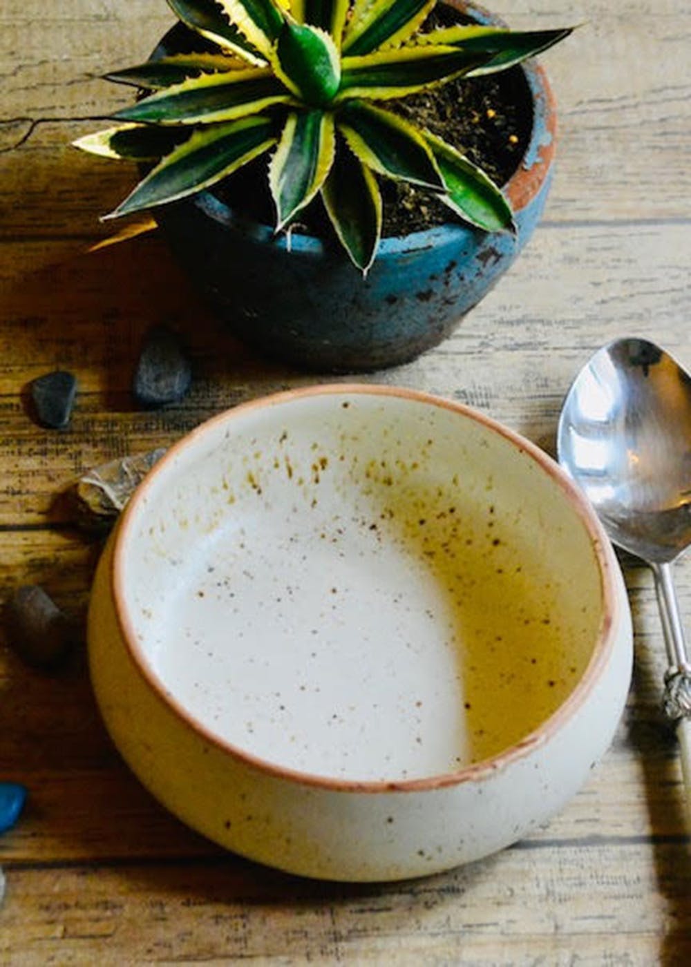 Ecru Wide Base Serving Bowl