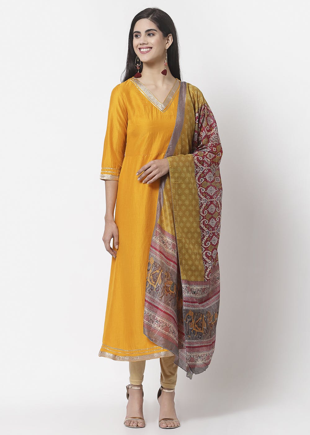 Get Yellow Printed Silk Blend V-Neck Kurta And Dupatta Set at ₹ 1209 | LBB  Shop