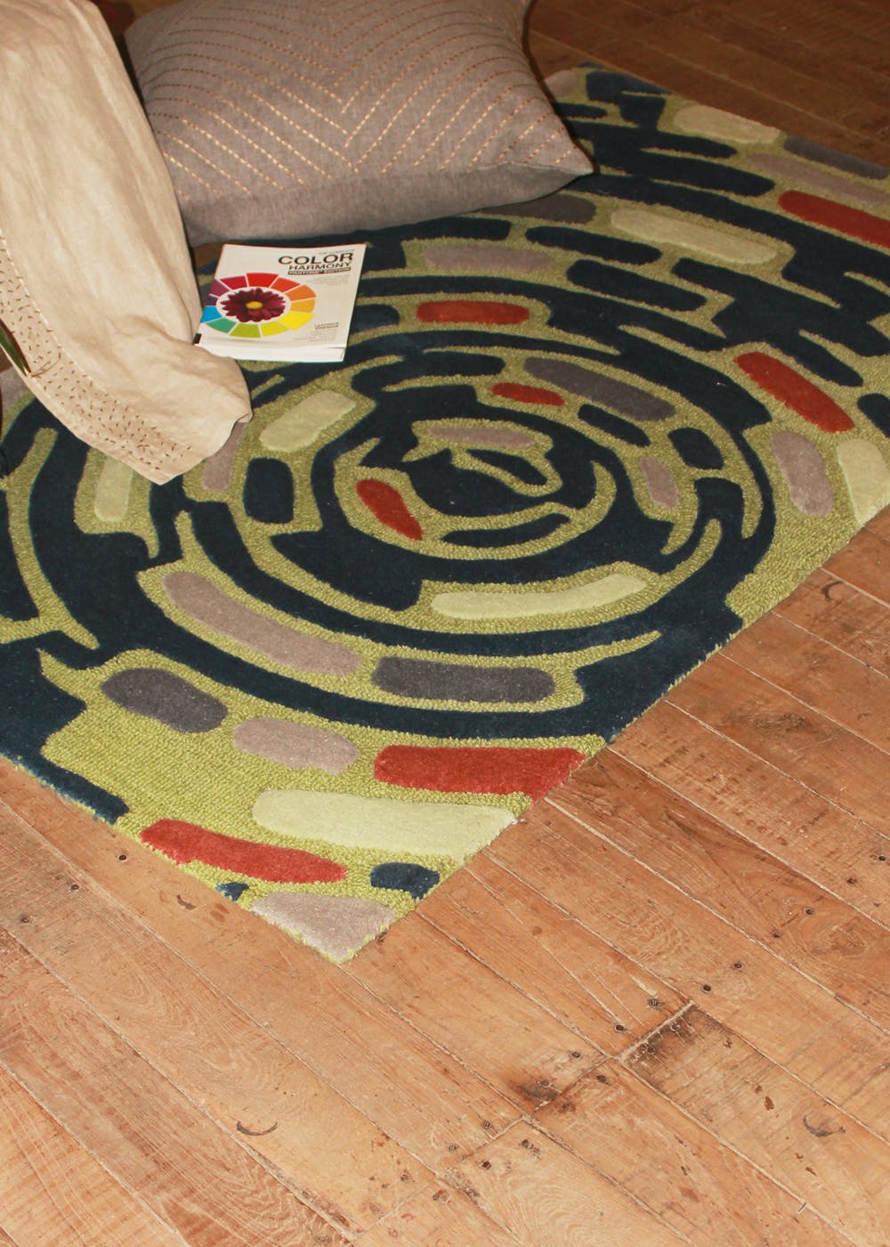 100% Woolen Green/Rust/Teal Hand Tufted Carpet (3ft x 5ft)