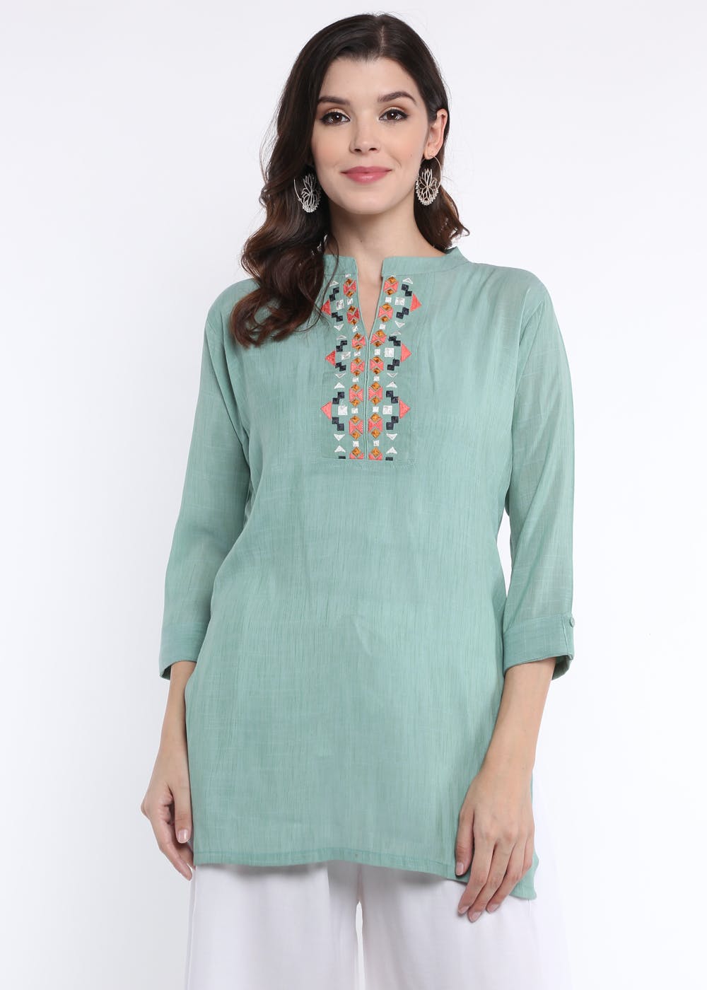 Get Threadwork Detail Neckline Green Straight Kurti at ₹ 1229 | LBB Shop