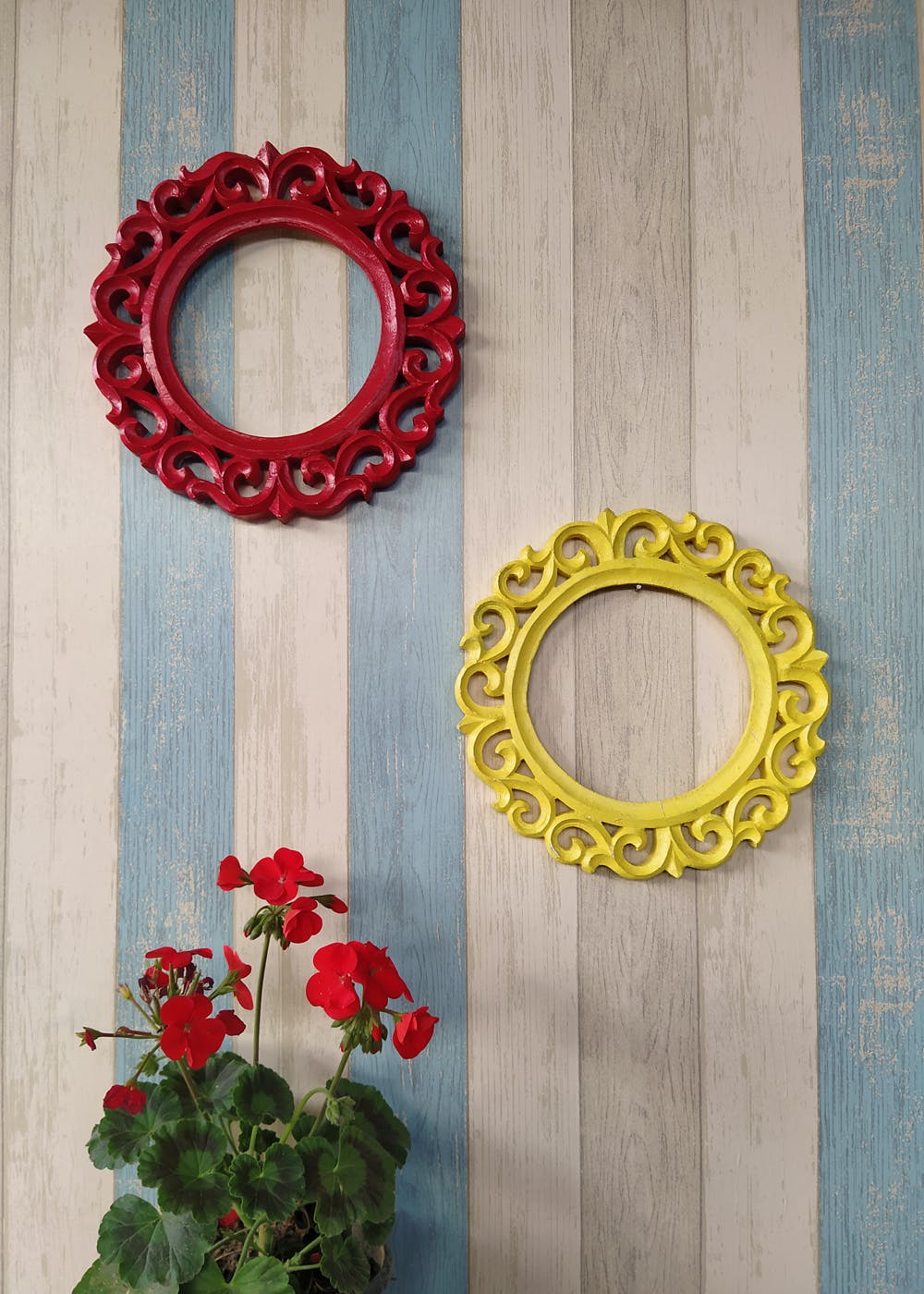 Radiant Yellow Red Round Wall Decorative Frame Set