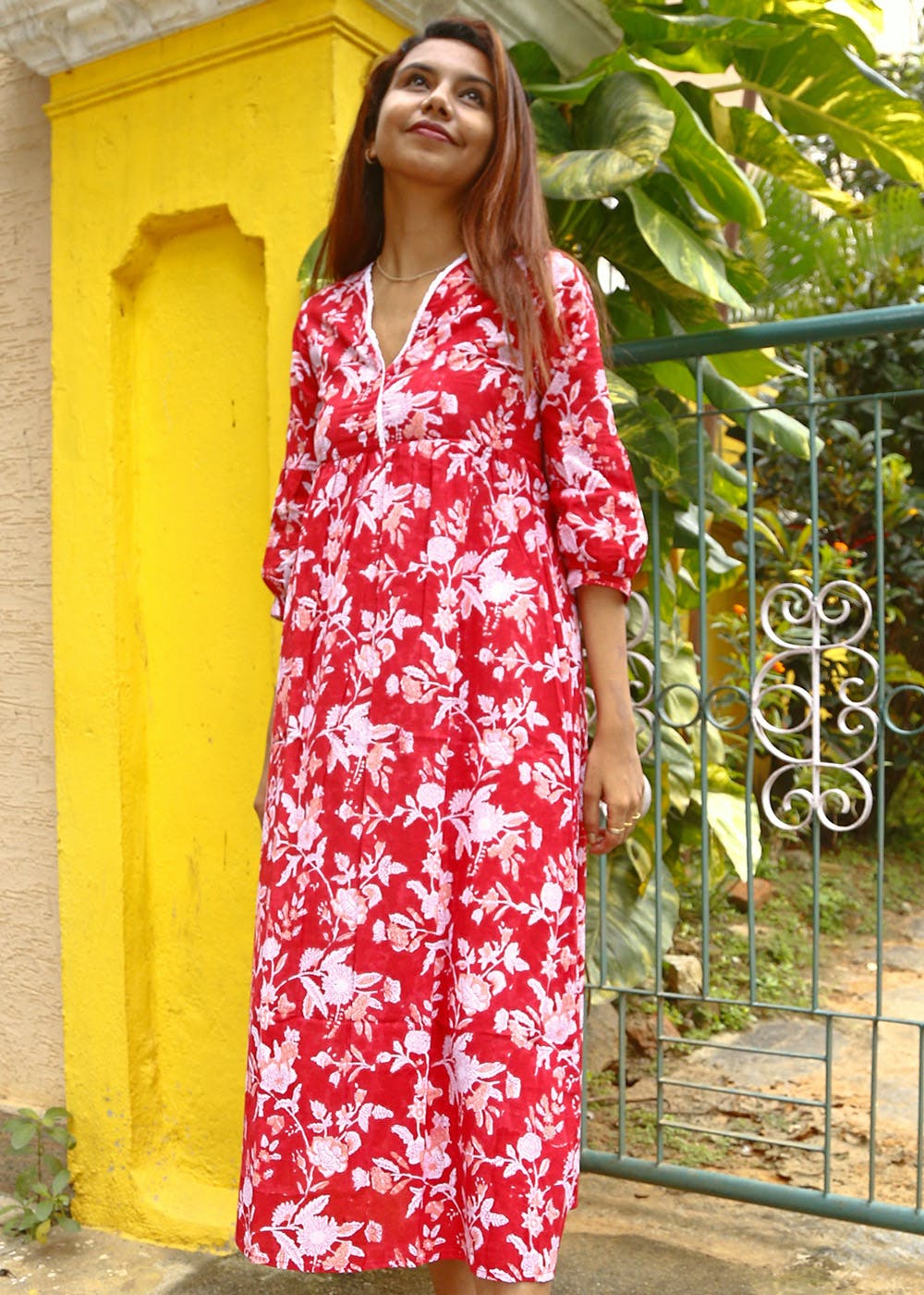 Francesca Dress - Hibiscus Red Floral Cotton V-Neckline Midi Dress - Ulla  Johnson