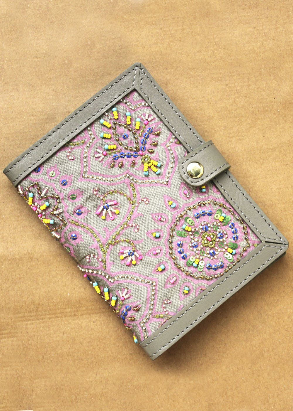 Beaded Floral Pattern Silver Trim Bi-Fold Wallet