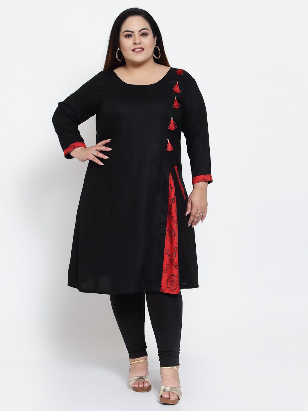 Get Side Pleat & Contrast Print Detail Black Kurta at ₹ 1049 | LBB Shop