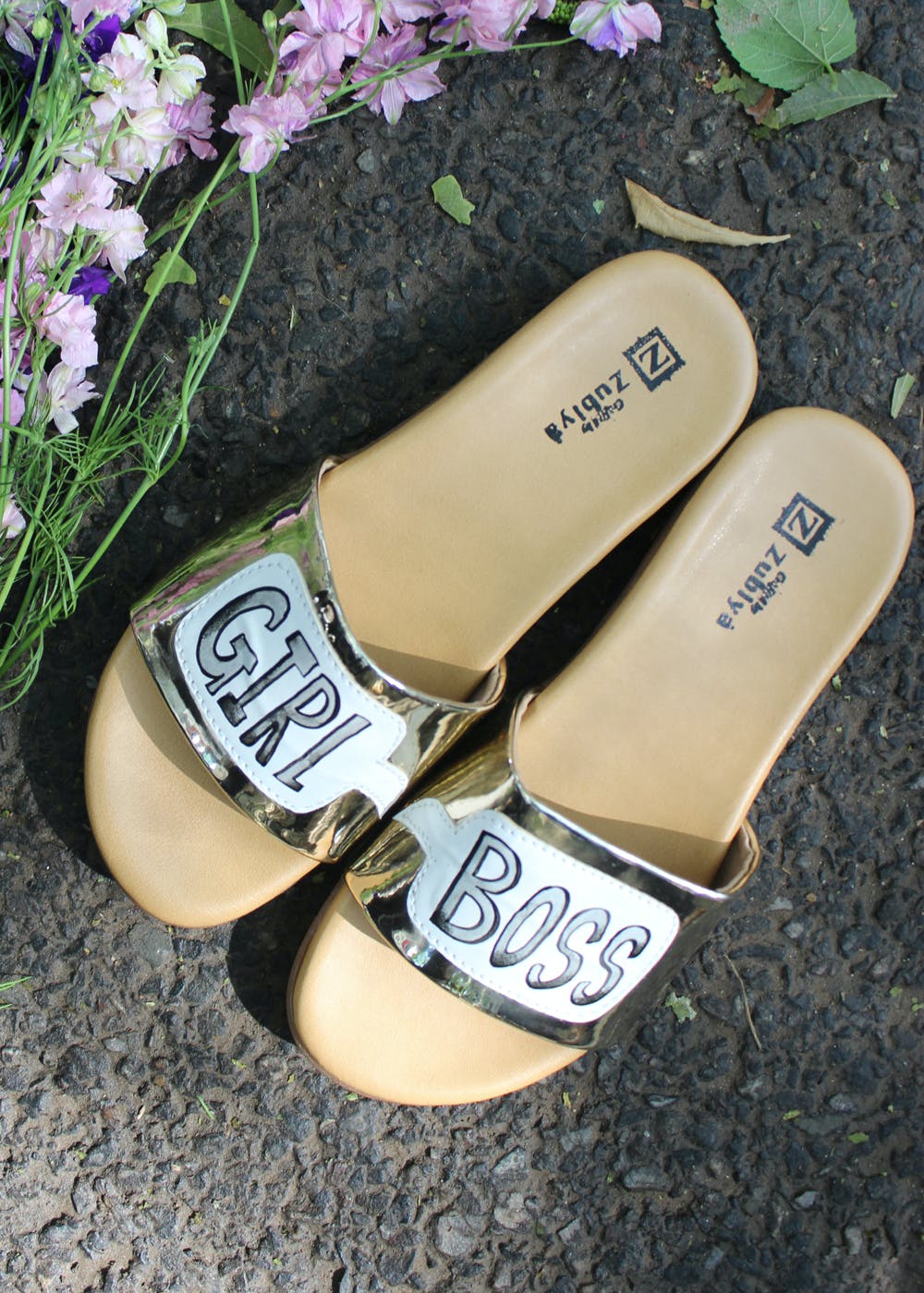 Girls hugo boss discount sliders