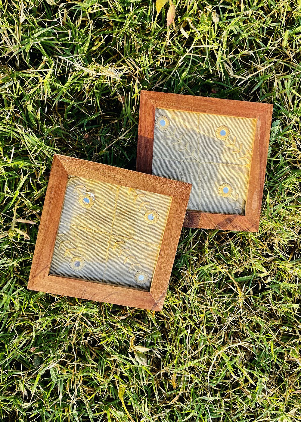Get Golden Mirror Coaster Set of 2 at ₹ 910 LBB Shop
