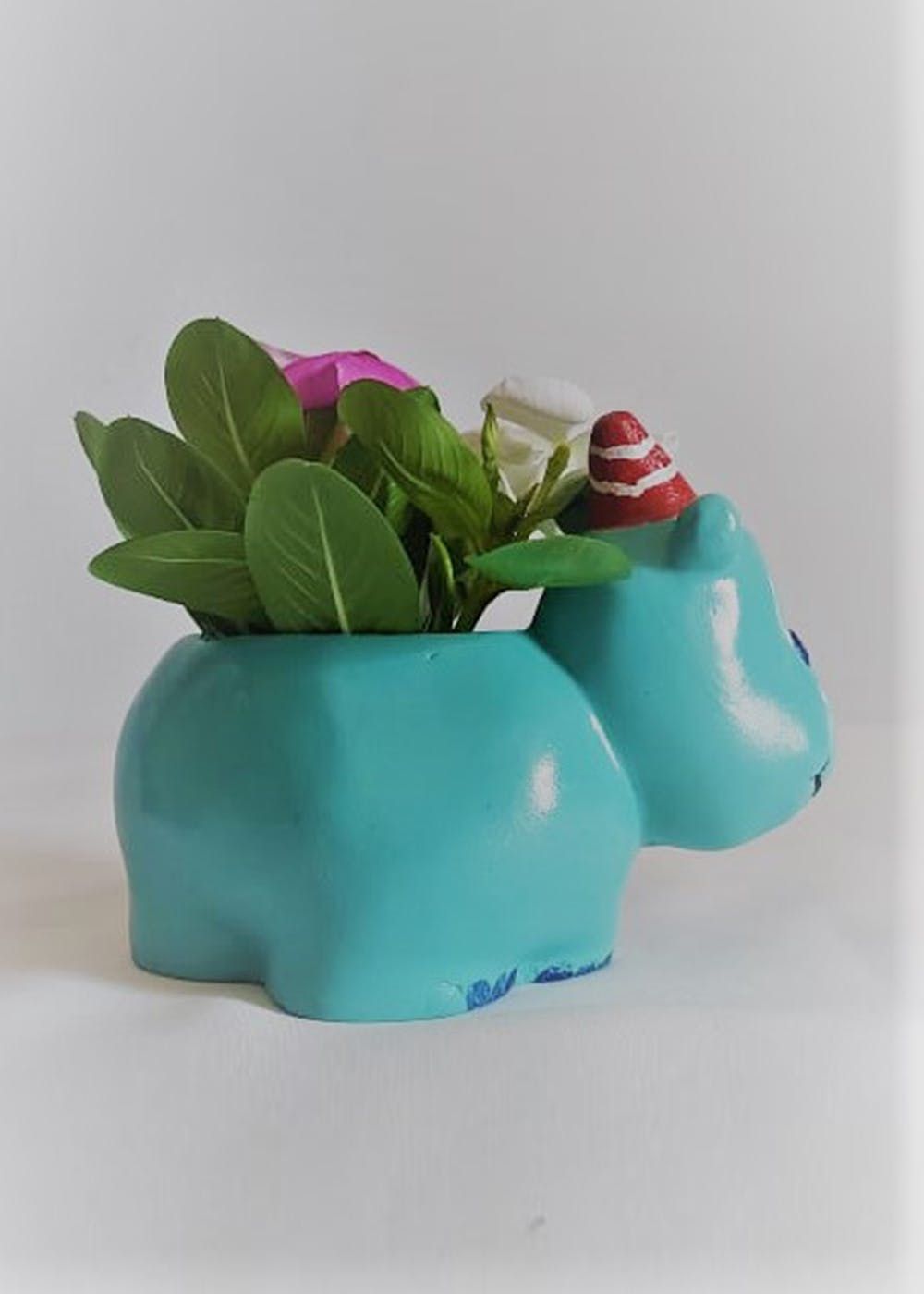Flower,Vase,Flowerpot,Plant,Petal,Houseplant,Creative arts,Terrestrial plant,Art,Electric blue