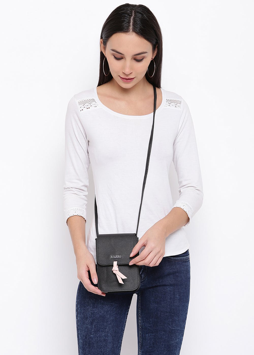 Get Stylish Trendy Small Mobile Pouch Sling - Black at ₹ 767 | LBB Shop