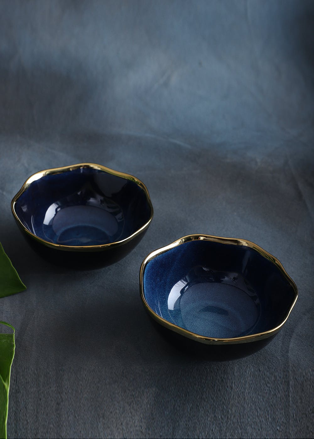 blue ceramic bowl