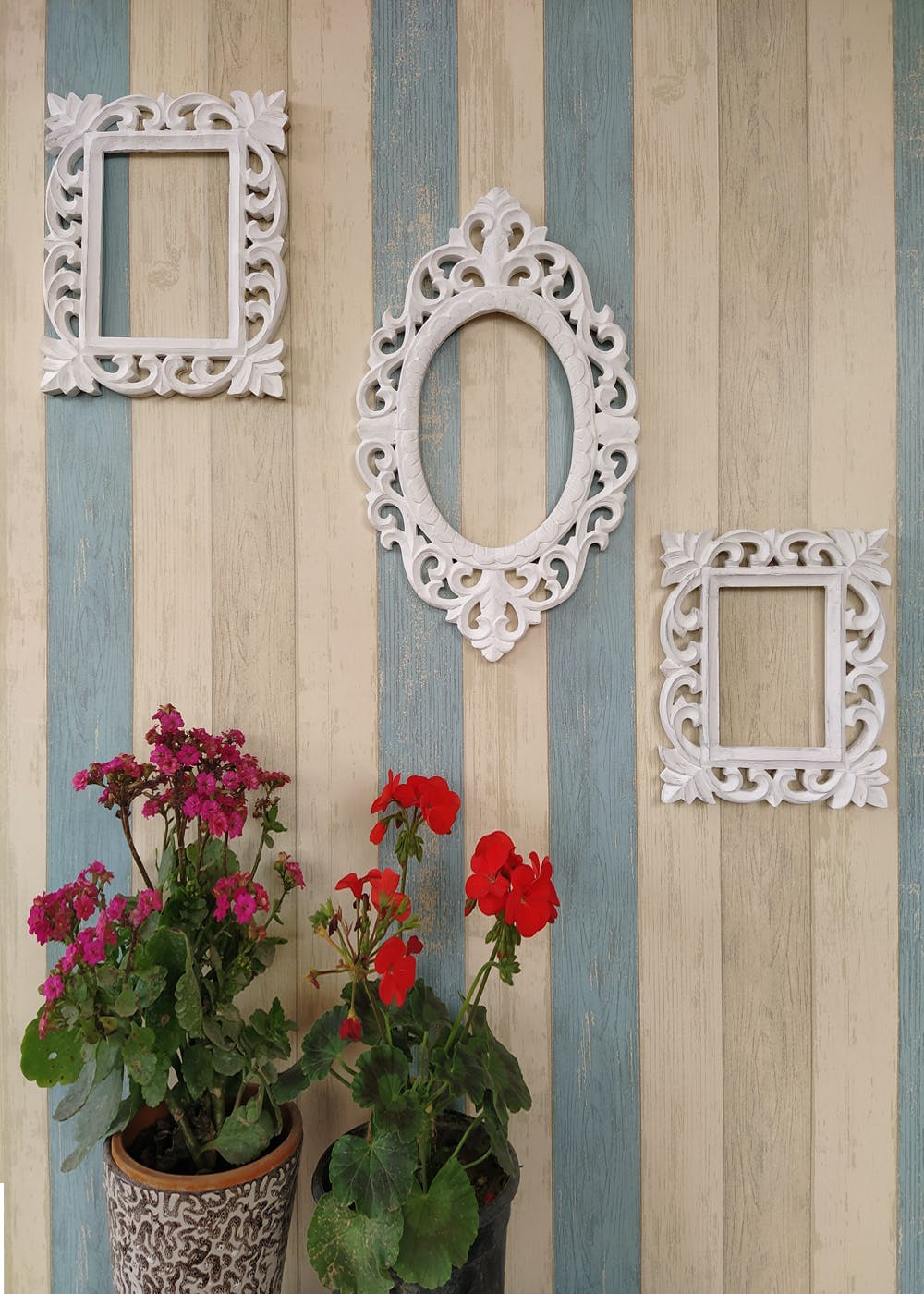 Chalk White Oval Rectangular Wall Decorative Photo Frame Set
