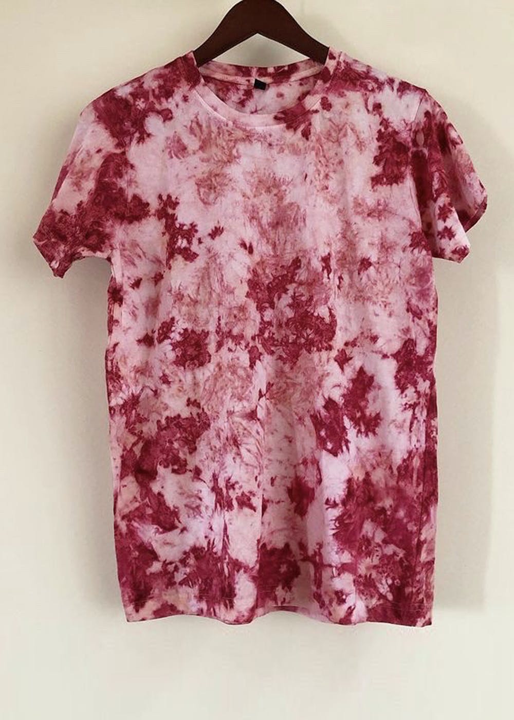 Get Pink Scrunch Tie-Dye T-Shirt at ₹ 420 | LBB Shop