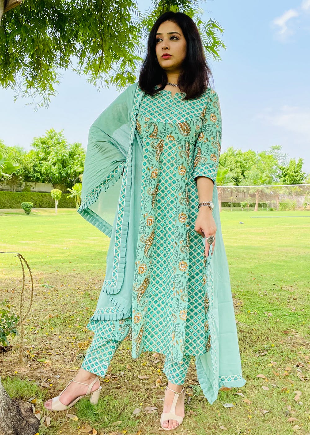 Round Neck Green Printed Suit Set