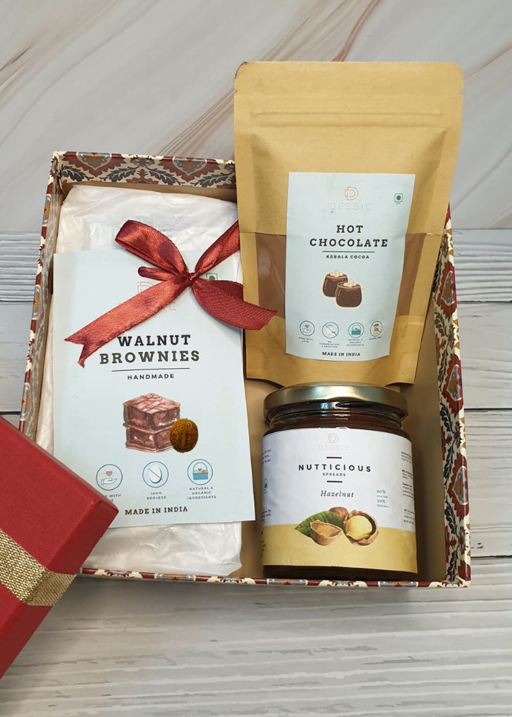 Get Chocolaty Signatures (Vegan Gift Hamper) at ₹ 999 | LBB Shop