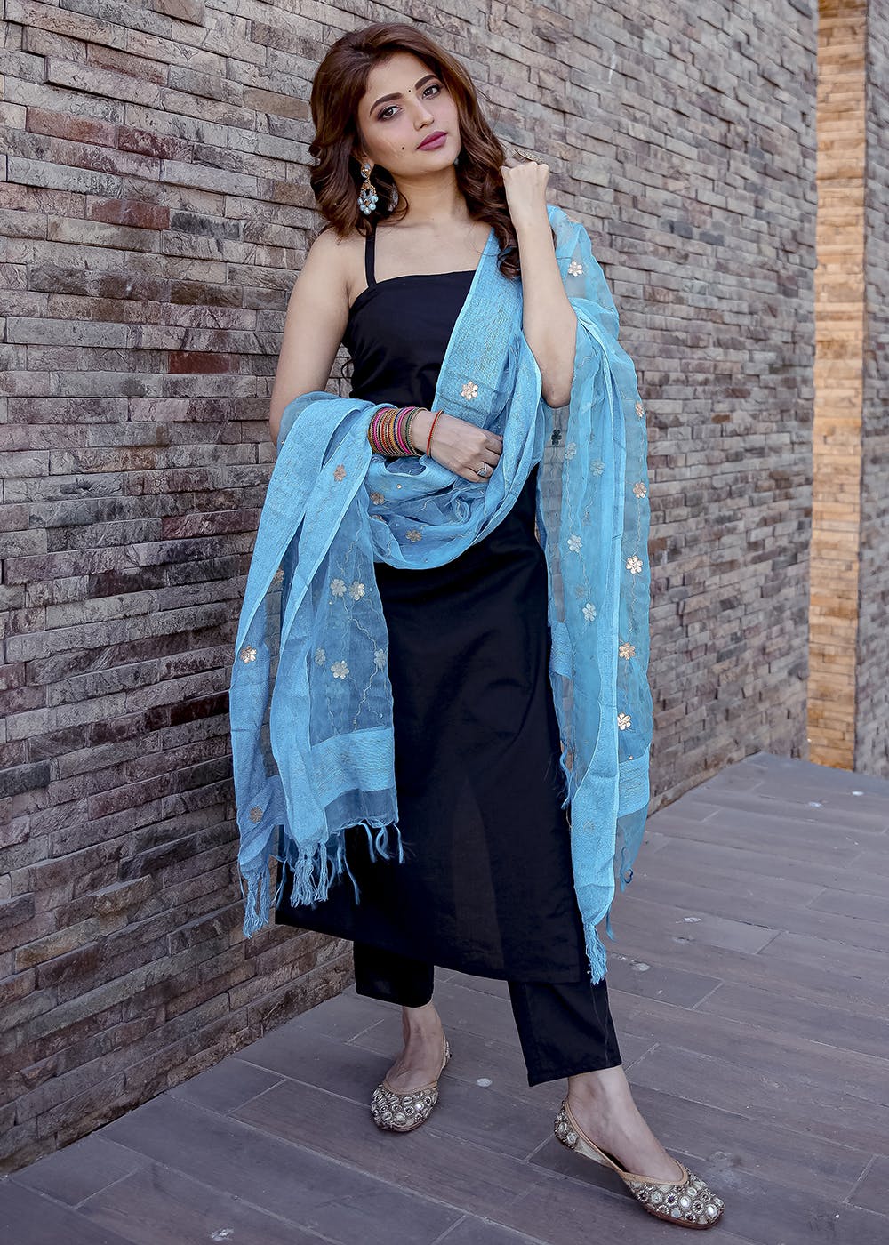 Buy Ishin Women's Silk Blend Grey Yoke Design A-Line Kurta Trouser Dupatta  Set Online – ISHIN FASHIONS