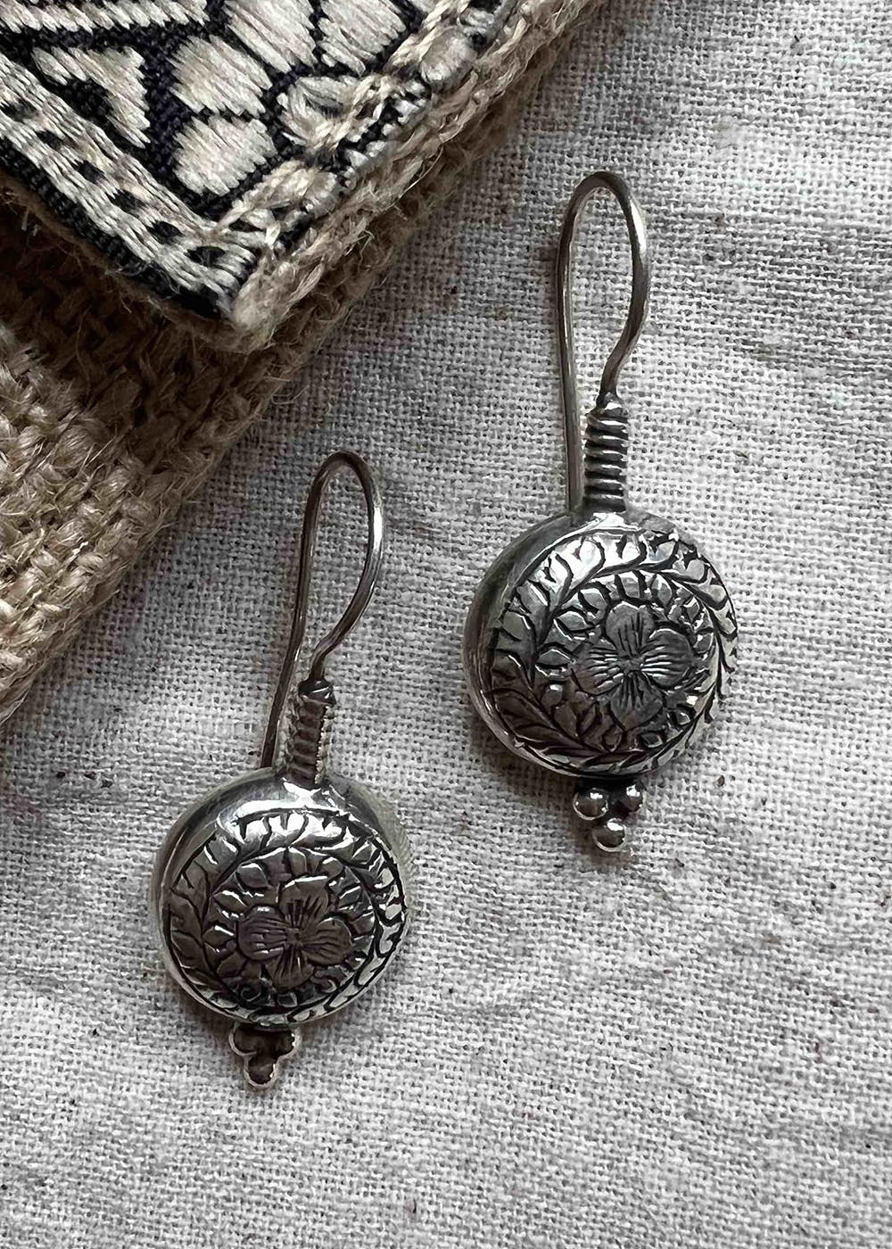 Indian Traditional cultural trendy style 925 sterling silver plain shiny hoops  earring amazing unisex light weight hoops earrings s1149  TRIBAL ORNAMENTS